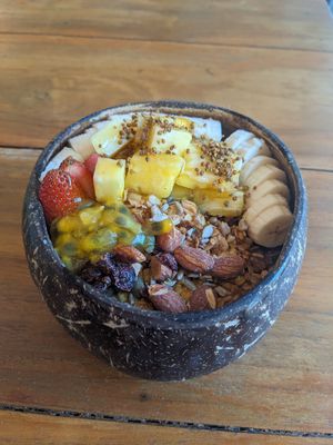 Vegan smoothie bowl at Costa Juice in Tamarindo