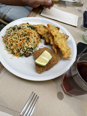 Rice salad, veggie fritters and seitan cutlet with bio organic chip Ottó at La Cucina Dei Colori in Catania