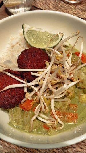 Curry cremós de verdures amb falafel i basmati at Noranta Tres in Escaldes-engordany