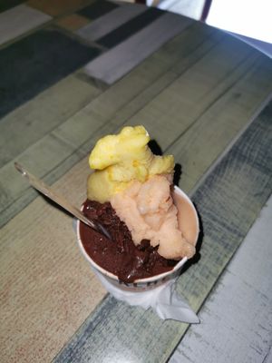 chocolate, melon and kumquat at Alberto Creperia Gelateria in Gargnano