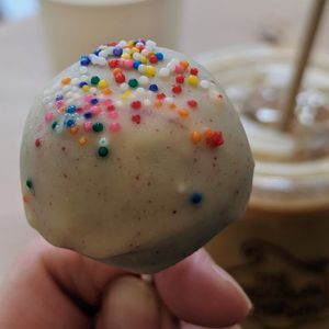 Cake pop at The Chocolate Chip Bakery in Miami