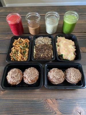Pasta, Cheezy veggie bake, loaded sweet potatoes, cinnamon toast banana muffins, chocolate overnight oats, vanilla chia pudding  at Hannah's Kitchen in San Francisco