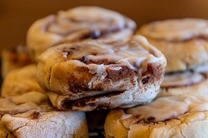 cinnamon rolls at Hannah's Kitchen in San Francisco