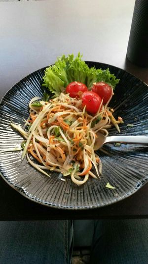 Papayasalat, scharf & sehr lecker gewürzt at Bodhicitta Vegan Bowl in Berlin