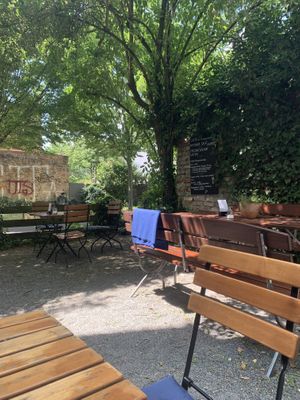 Der Hinterhof ist toll zum Entspannen:)   at Blue Bee in Darmstadt