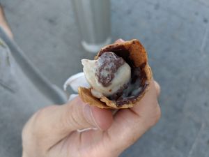 Inside the Choc-lined Waffle Cone 👀 at Chicho Gelato in Perth