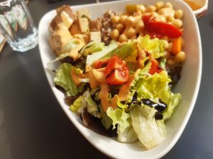 Vegan bowl at Art Food Corner in Funchal