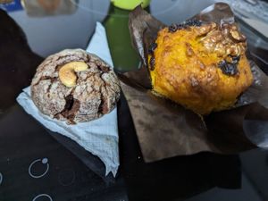 Vegan cookie and carrot-cake muffin at Art Food Corner in Funchal