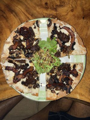 pizza   at Yay Sustainable Restaurant Lodge in Magdalena