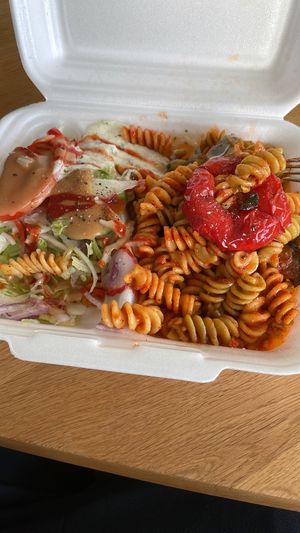 Veganer Mittagstisch (Nudeln mit Gemüse und Salat)   at Aladin's in Ulm