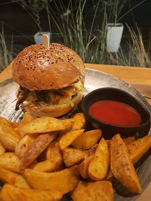 Beyond burger at The Finch in Santorini