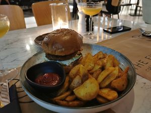 Vegan Beyond Burger at The Finch in Santorini
