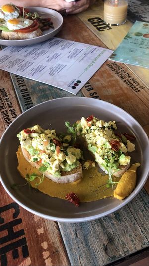Scrambled tofu at Arabigos Coffee House in La Fortuna