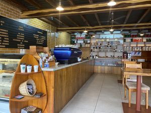 inside  at Arabigos Coffee House in La Fortuna