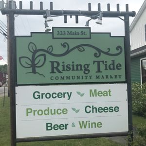 front sign at Rising Tide Community Market in Damariscotta
