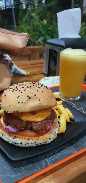 Pra mim a melhor hamburgueria vegana em Brasília! Tudo uma delicia! at Kundalini do Cerrado - Asa Norte in Brasilia