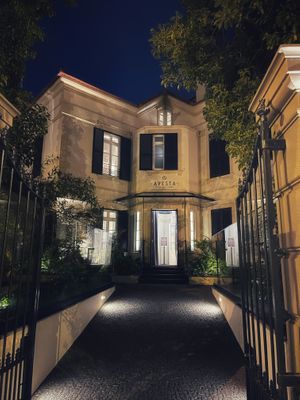 Street view at Avista Restaurant in Funchal