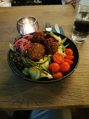 Falafel Bowl at Emmi's Kitchen in Augsburg