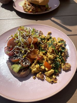 avocado bread deluxe  at Emmi's Kitchen in Augsburg