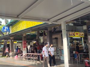 Located right at the corner at Delisnacks 德利食 - Whampoa Makan Place in Central Singapore
