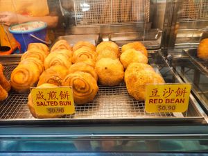 Salted and red bean buns at Delisnacks 德利食 - Whampoa Makan Place in Central Singapore