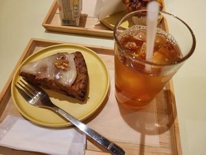 Carrot cake and Caramel Ice tea at Ovgo B.A.K.E.R Edo St in Tokyo