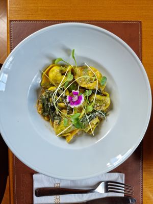 Asparagus and Vegan Brie Tortelloni at Francesco Trattoria in Monte Belo Do Sul