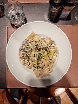 Pappardelle di Funghi Affumicato at Francesco Trattoria in Monte Belo Do Sul