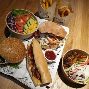 Burger, Hot Dog, Kebab and Kebab Bowl at Front Food in Vienna