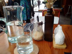 Table serving at NIYA in Casablanca