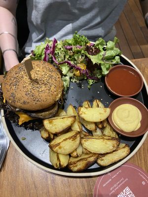 “Cheeseburger” (think veganism before we learnt how to make great mock meats) salad and wedges served with ketchup and a very very tasty mustard  at NIYA in Casablanca