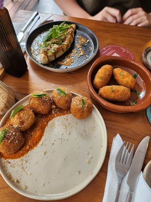 Arancini balls, croquettes, Turkish pizza at NIYA in Casablanca