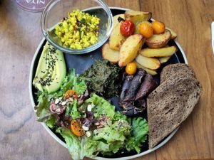 Big brunch plate at NIYA in Casablanca