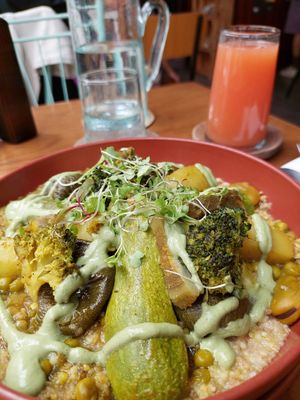 Plat du Jour: Couscous revisité (100 MAD) + Agrume presse / Pamplemousse (25 MAD) at NIYA in Casablanca