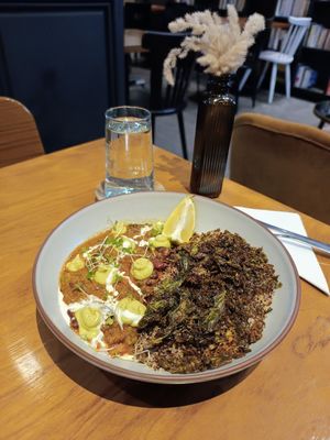 Chili, quinoa, kale at NIYA in Casablanca