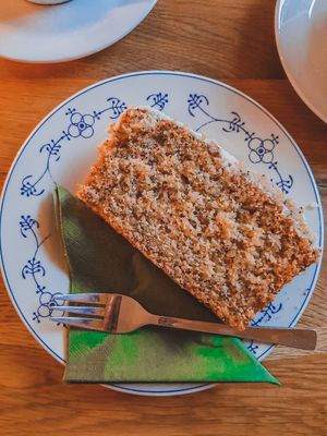Poppy-lemon-cake at Cafe Kakadu in Offenburg
