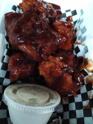 Wings and ranch 💯 vegan at Your Local Seitanist in Chattanooga