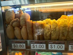 Curry puff at Xi De Li 西得利 - Whampoa Makan Place in Central Singapore