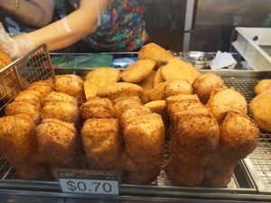 Butterfly bun at Xi De Li 西得利 - Whampoa Makan Place in Central Singapore