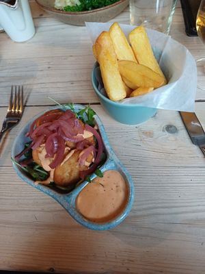Vegan  bites (starter) and chips at The Prince Rupert in Newark
