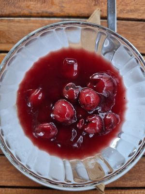 Warme kersen at Moeder De Gans in Voeren