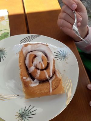 Zimtschnecke, big and and if you wish handwarm. Yummi at Tante Emma Tea Room & Bistro in Fischen