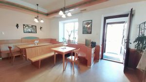 Innen  at Auf a Glasl  in Gerersdorf