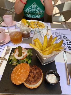 Beyond burger and beyond hotdog ❤️ at Americano Vegano in Torremolinos