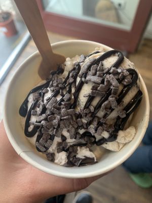 Coco Stracciatella und Cheesecake at Green Scoop Vegan in Berlin