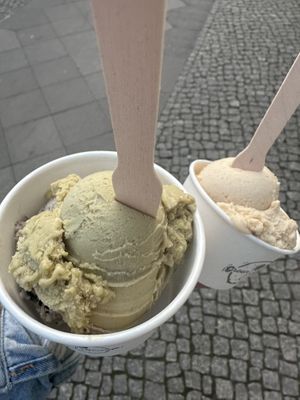 Pistazie, Oreo Cheesecake und Salty Peanut  at Green Scoop Vegan in Berlin