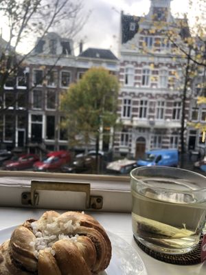 Tahini bun  at Margo's Amsterdam - Jordaan in Amsterdam