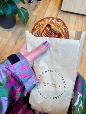 My go-to pastry shop for weekend’s coffee and sweets. Both sweet and savoury products are 100% plant-based 🌱  at Margo's Amsterdam - Jordaan in Amsterdam