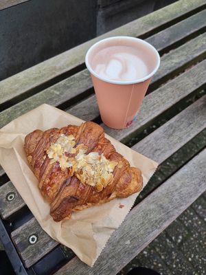 Update 2026: still amazing, almond croissant and hot chocolate, both amazing at Margo's Amsterdam - Jordaan in Amsterdam