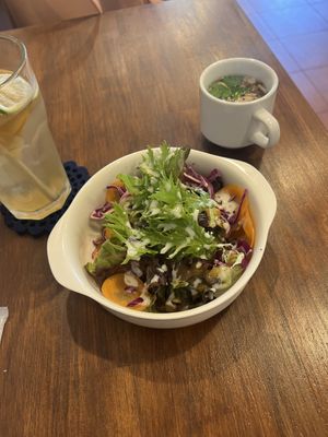 Salad and soup with the set meal  at Unique (V) Pizzeria SUKHASANA in Osaka